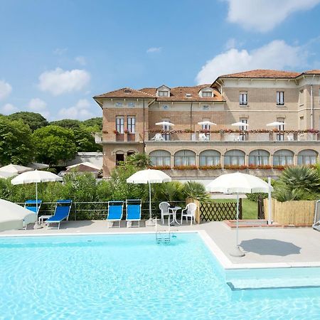 Hotel Stefania Cesenatico Esterno foto
