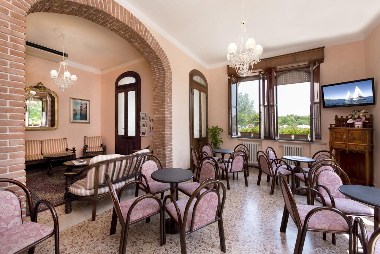 Hotel Stefania Cesenatico Esterno foto