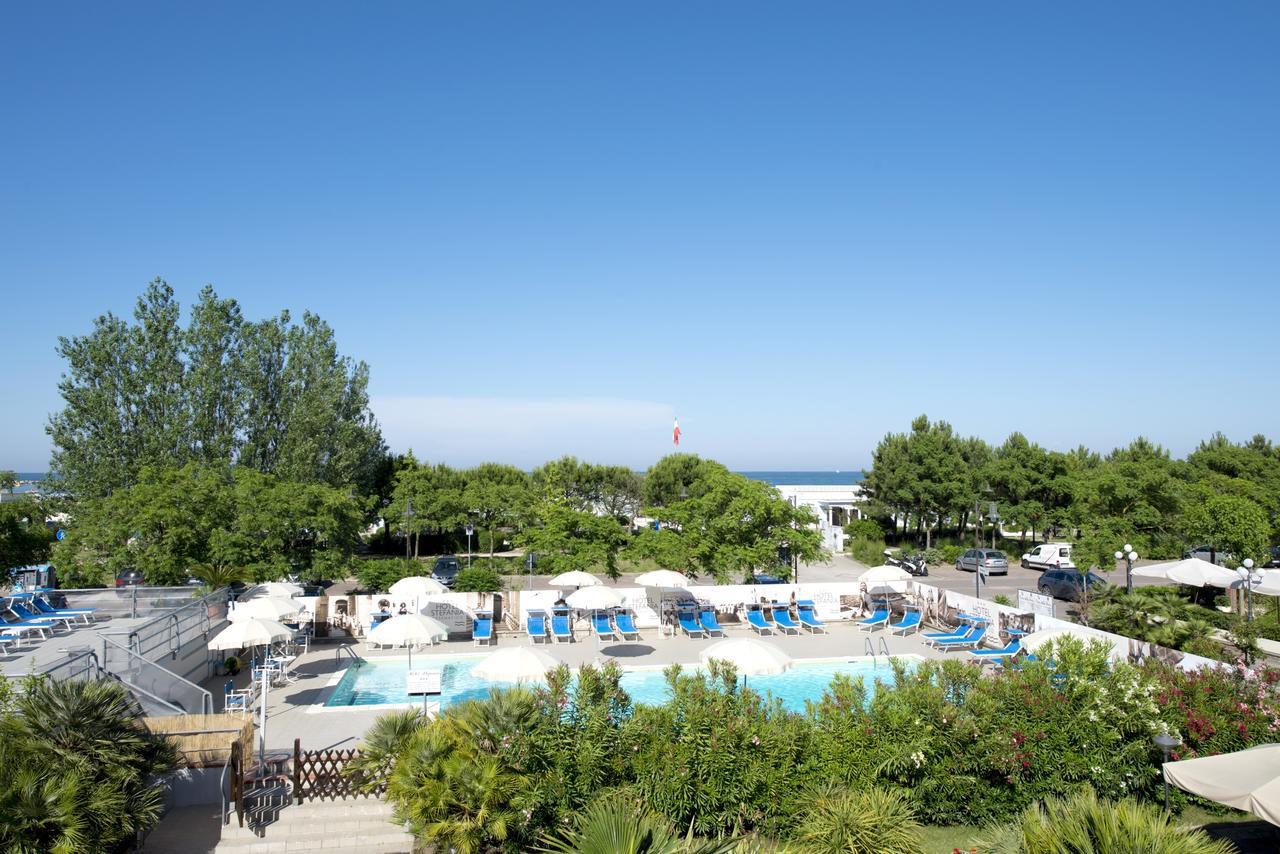 Hotel Stefania Cesenatico Esterno foto