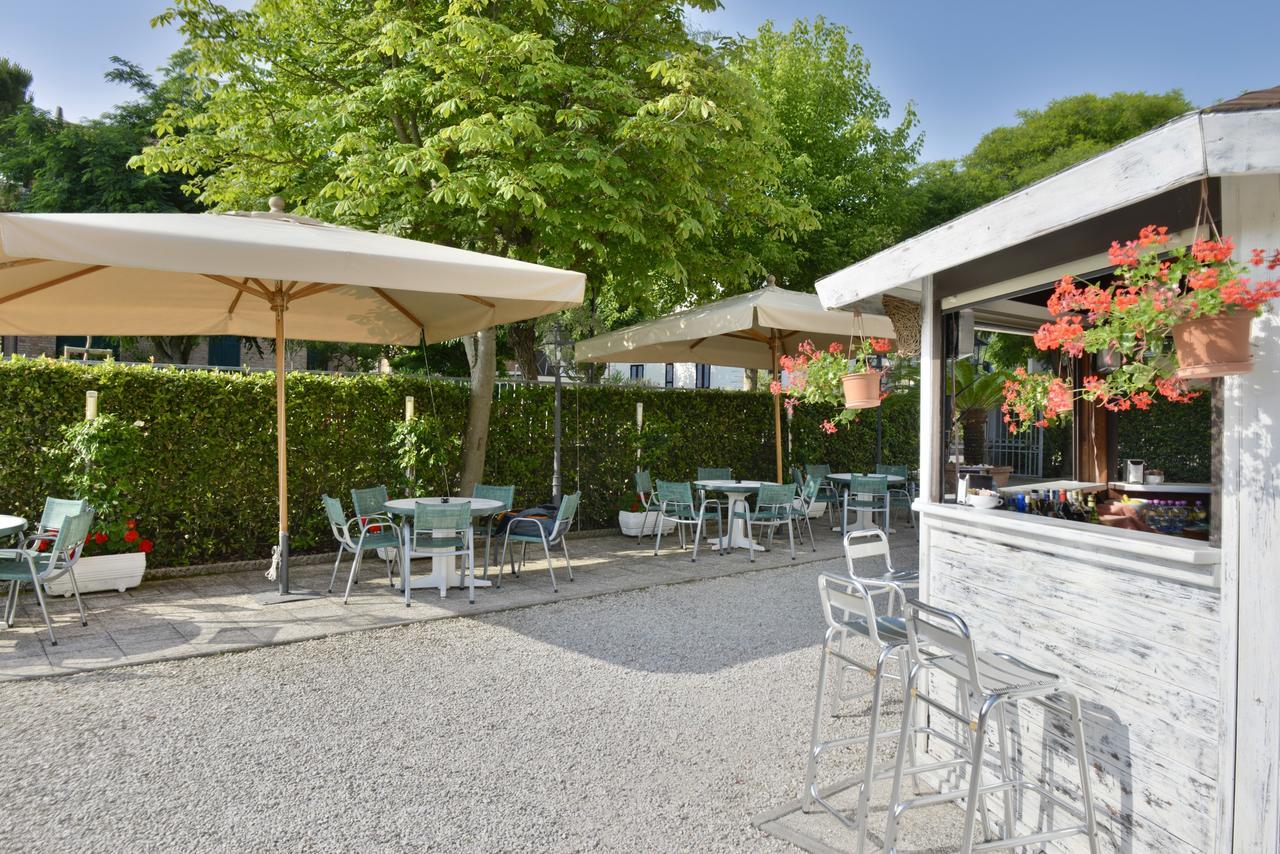 Hotel Stefania Cesenatico Esterno foto