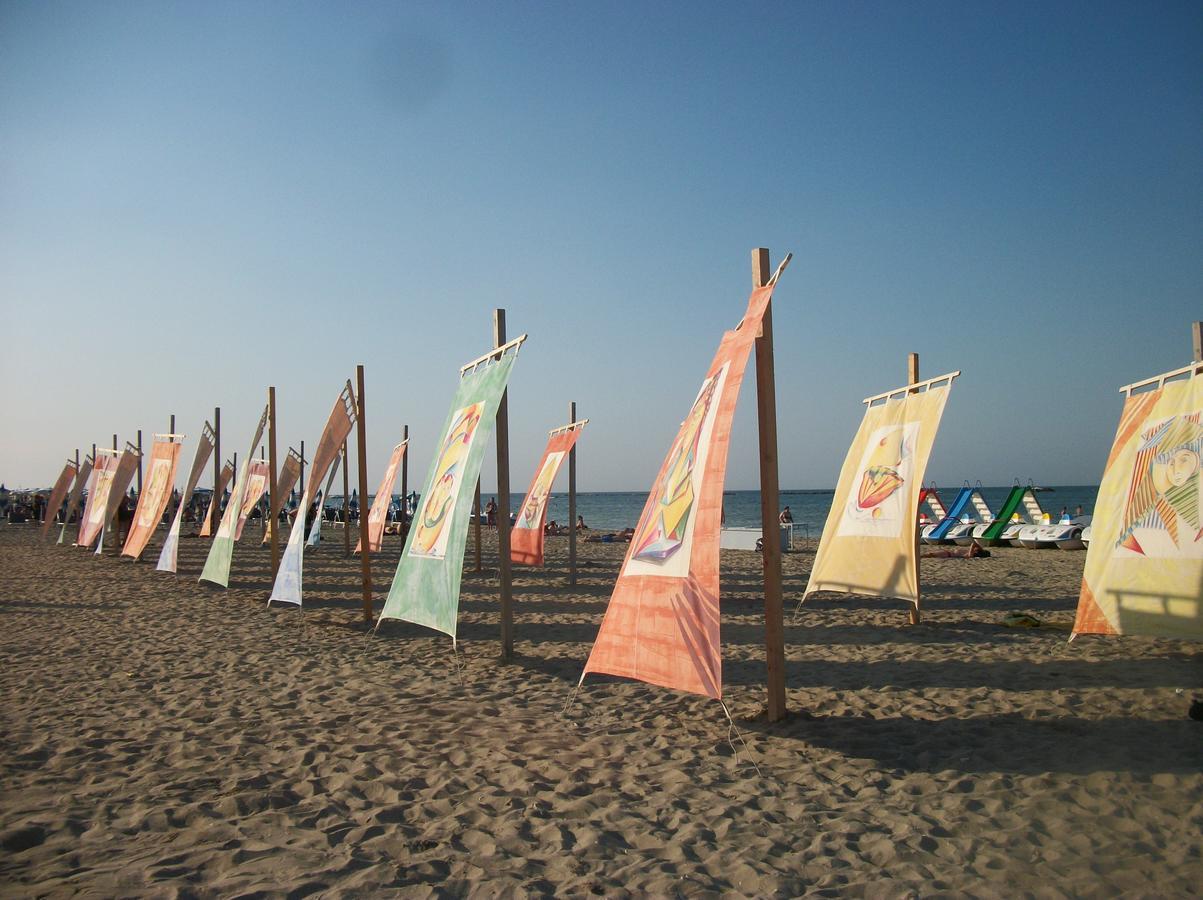 Hotel Stefania Cesenatico Esterno foto