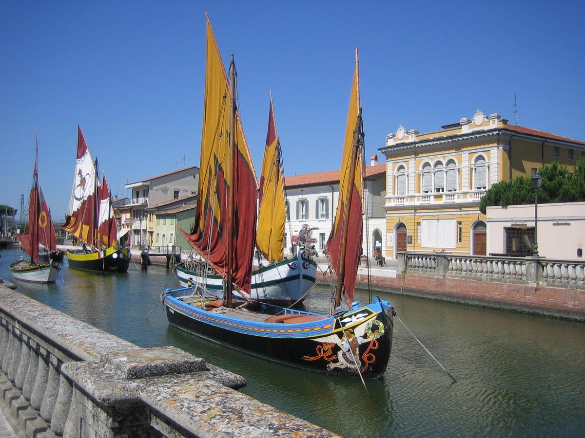 Hotel Stefania Cesenatico Esterno foto