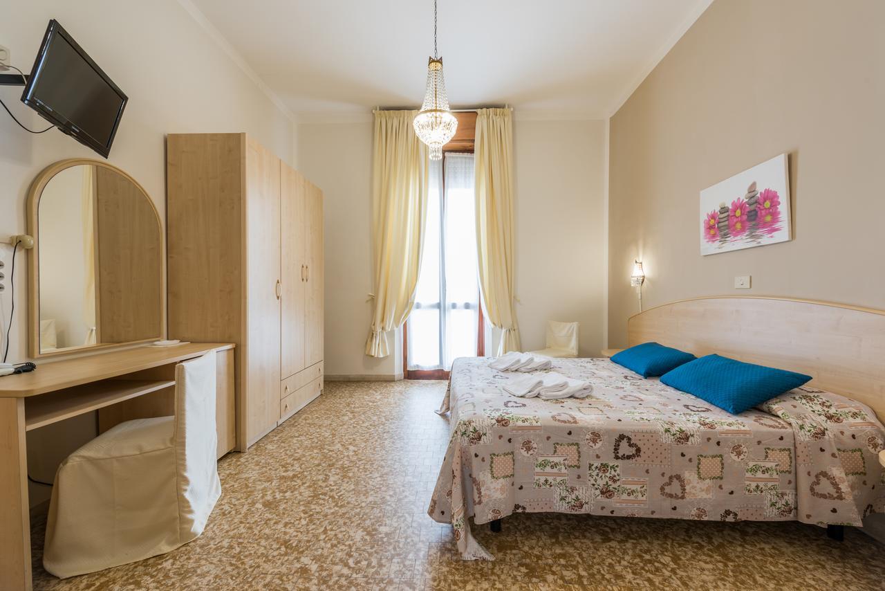 Hotel Stefania Cesenatico Esterno foto