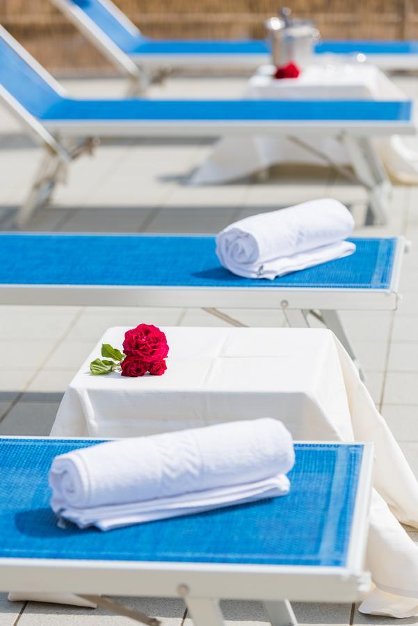 Hotel Stefania Cesenatico Esterno foto