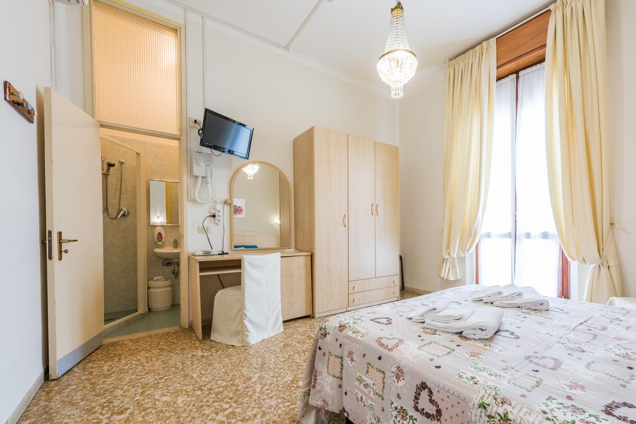 Hotel Stefania Cesenatico Esterno foto