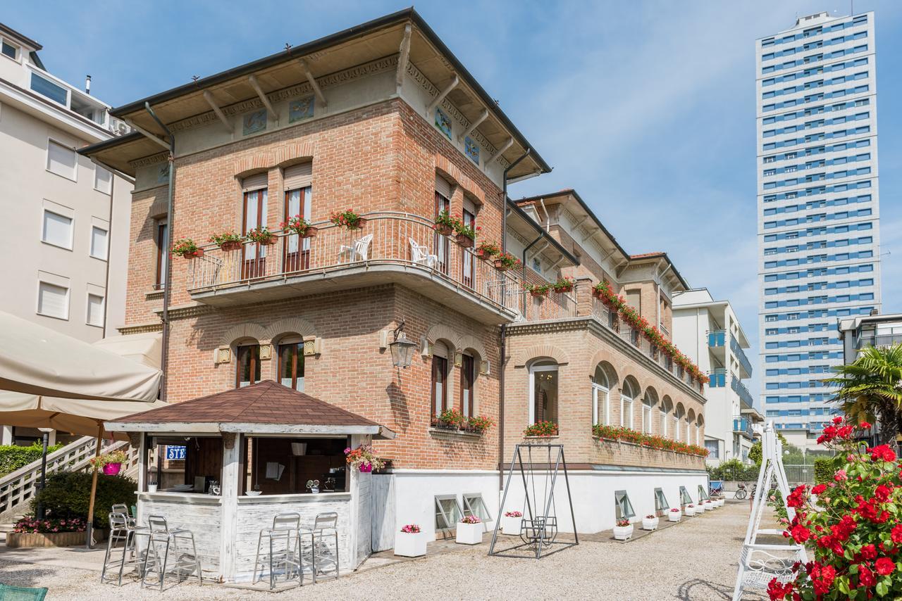 Hotel Stefania Cesenatico Esterno foto