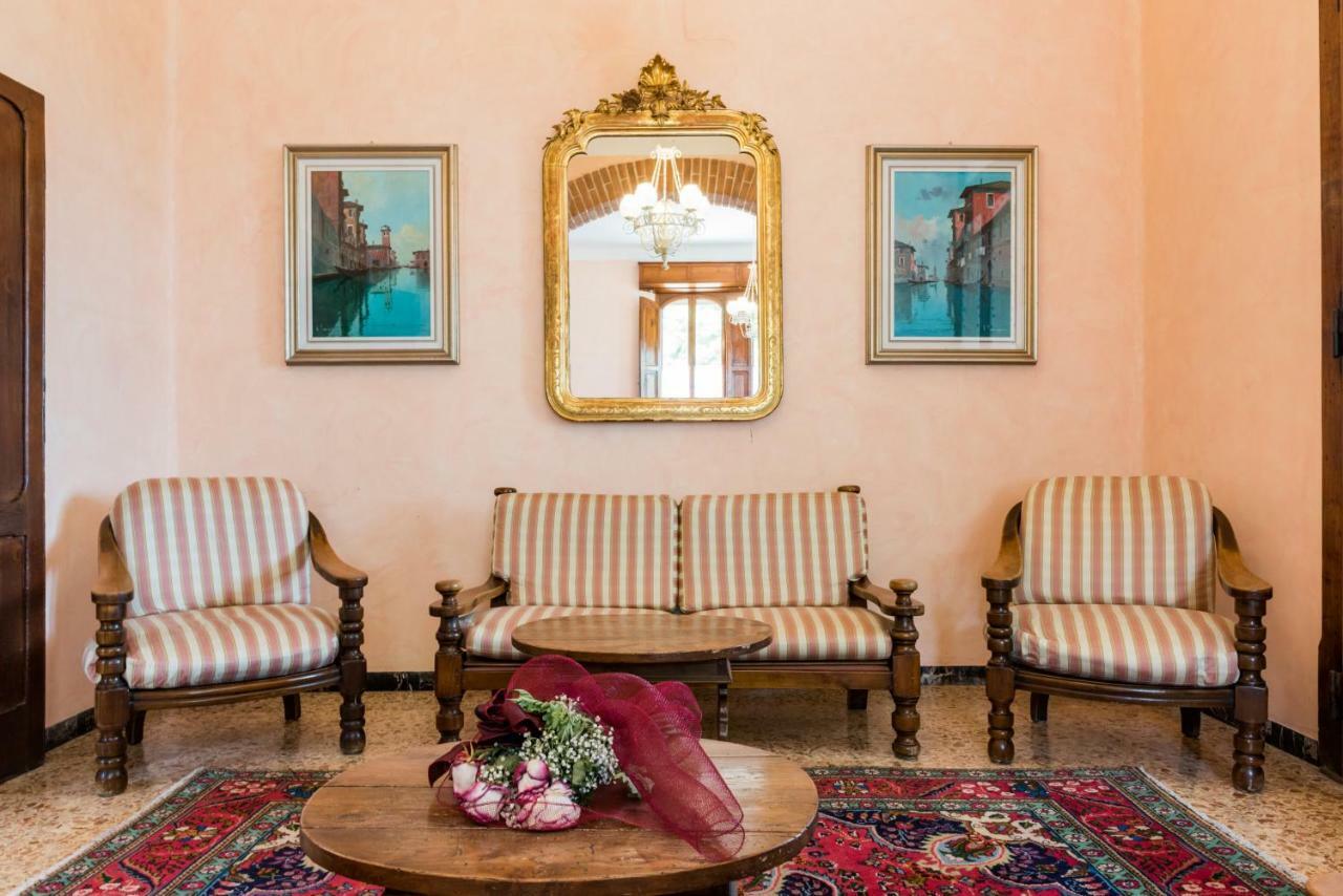 Hotel Stefania Cesenatico Esterno foto